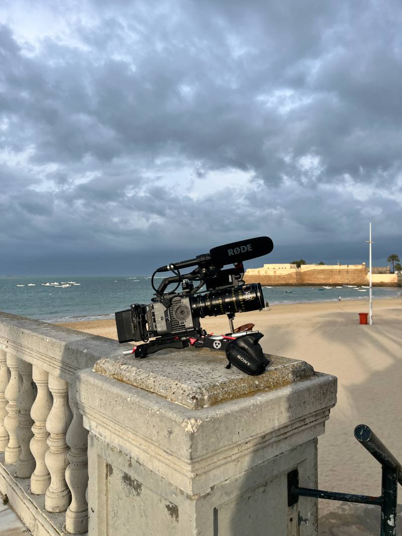 Camera on the Cádiz seafront